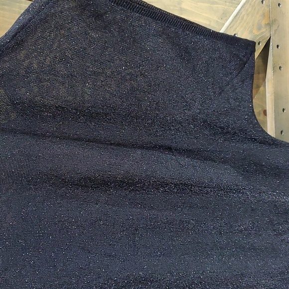 BLACK BLOUSE - Picture 4 of 9